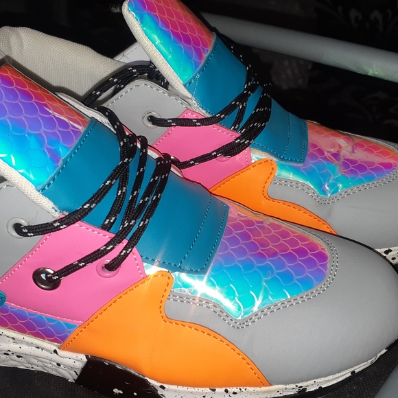 Really nice sneakers - Picture 3 of 3